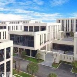 紧邻火车站南广场，新厂房出售，双证，可办环评